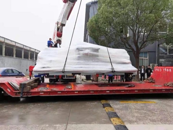 重型設備搬運公司如何搬運大型壓力機