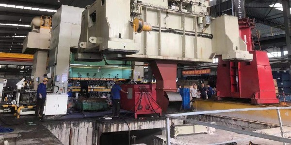 工廠重型生產(chǎn)設(shè)備吊裝搬運(yùn)如何提高搬運(yùn)效率？